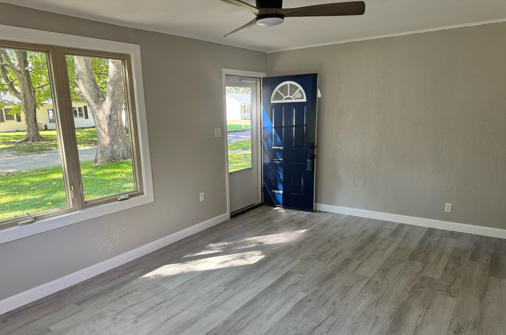 1041 Eastview Drive Property Photo 3