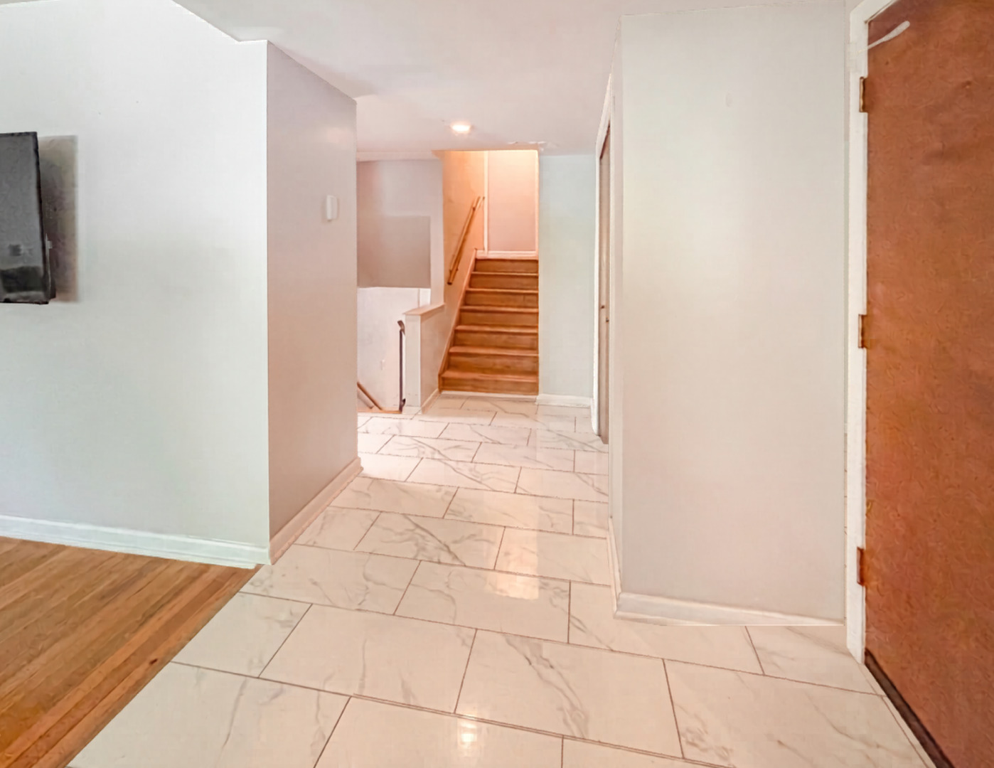 1028 W Ohio Street Property Photo 3