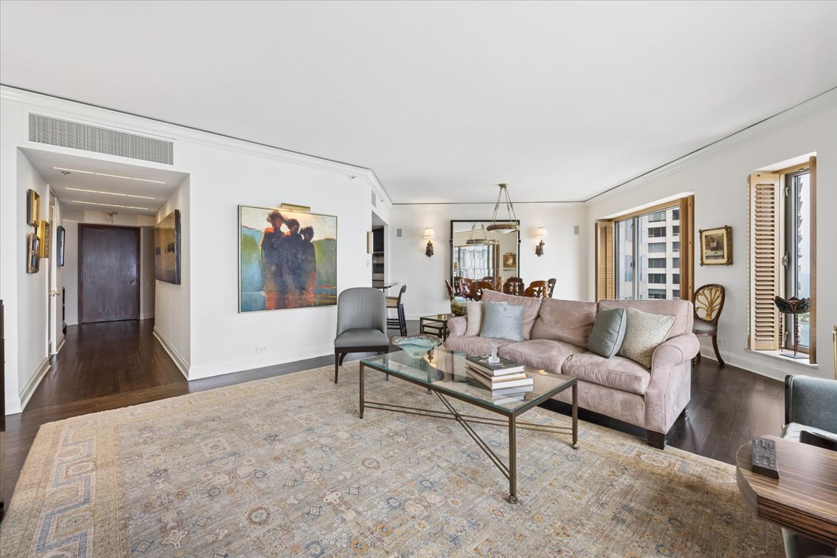 950 N Michigan Avenue 3805 Property Photo 3