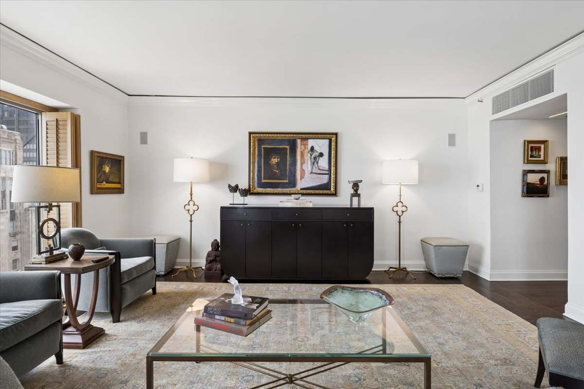 950 N Michigan Avenue 3805 Property Photo 6
