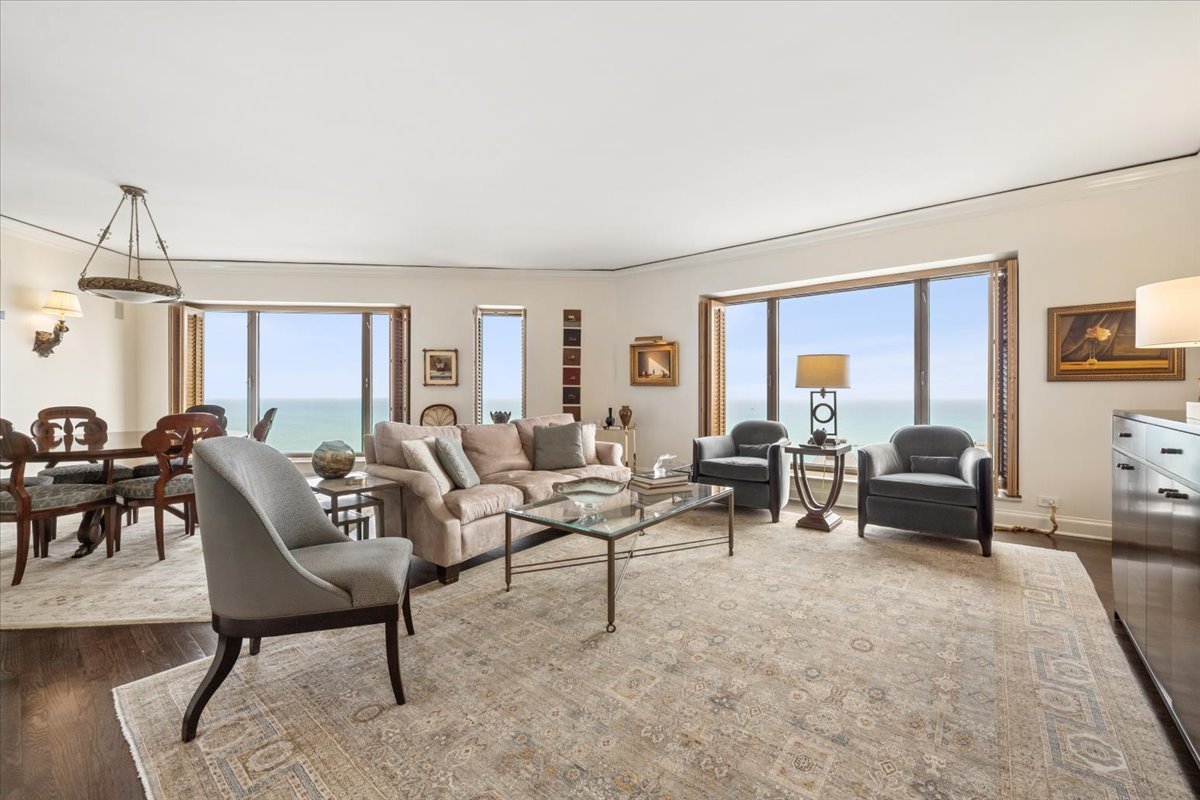 950 N Michigan Avenue 3805 Property Photo 8