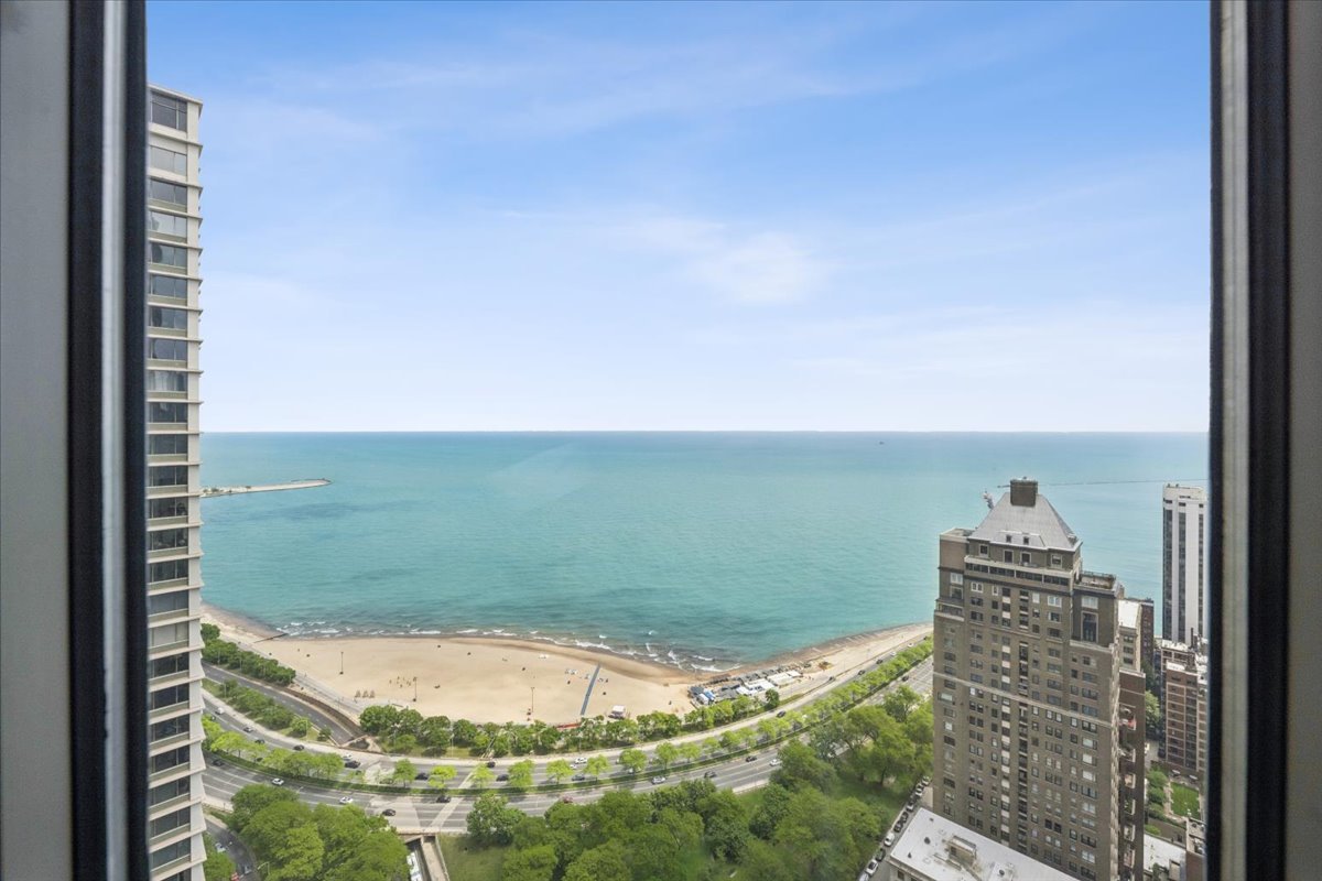950 N Michigan Avenue 3805 Property Photo 26