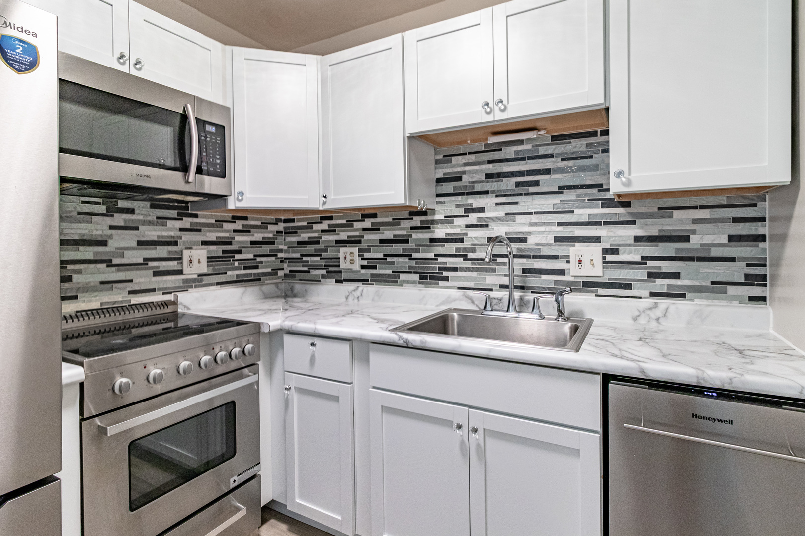 715 Grove Drive 206 Property Photo 10