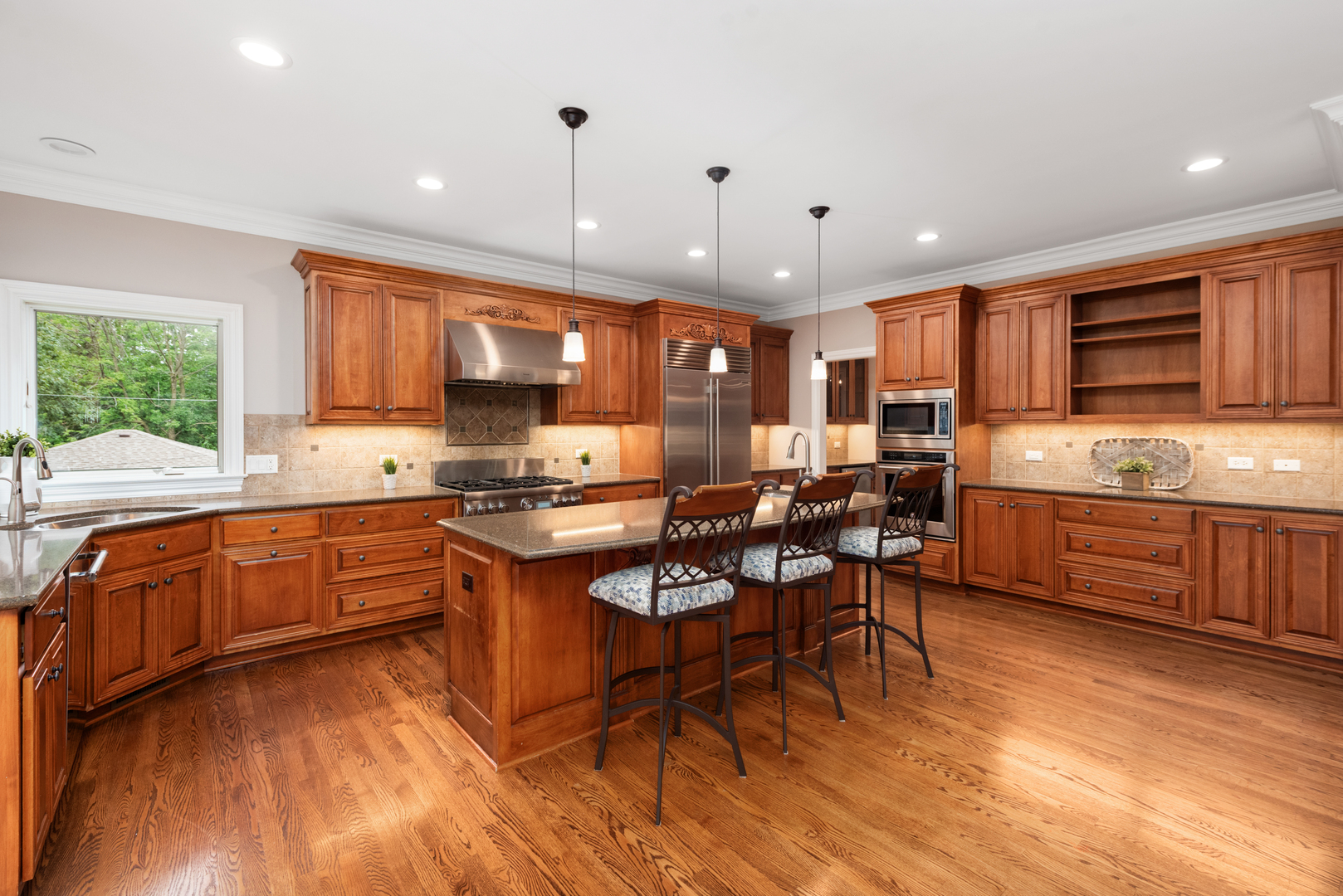 5536 Middaugh Avenue Property Photo 12