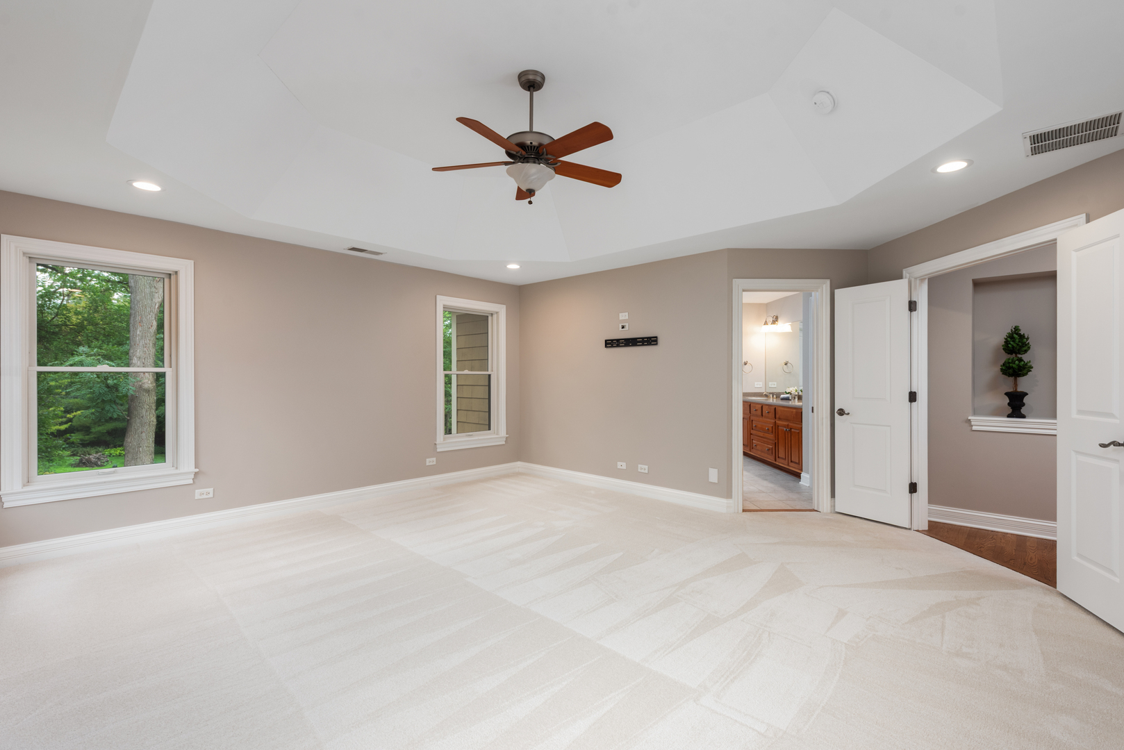 5536 Middaugh Avenue Property Photo 24