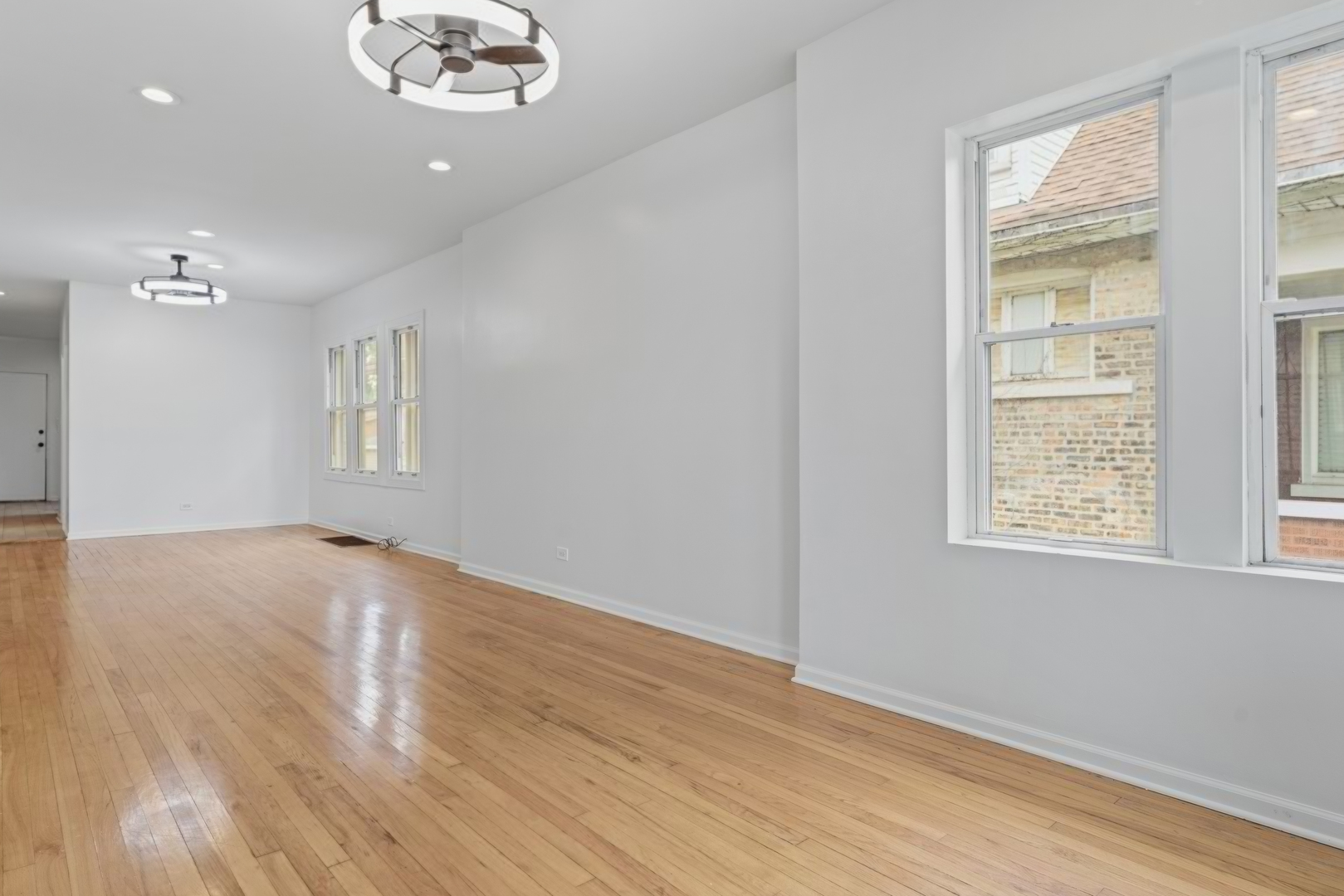 8451 S May Street Property Photo 5