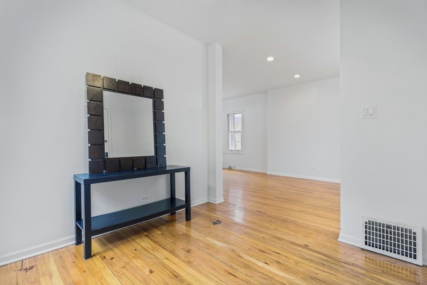 8451 S May Street Property Photo 14