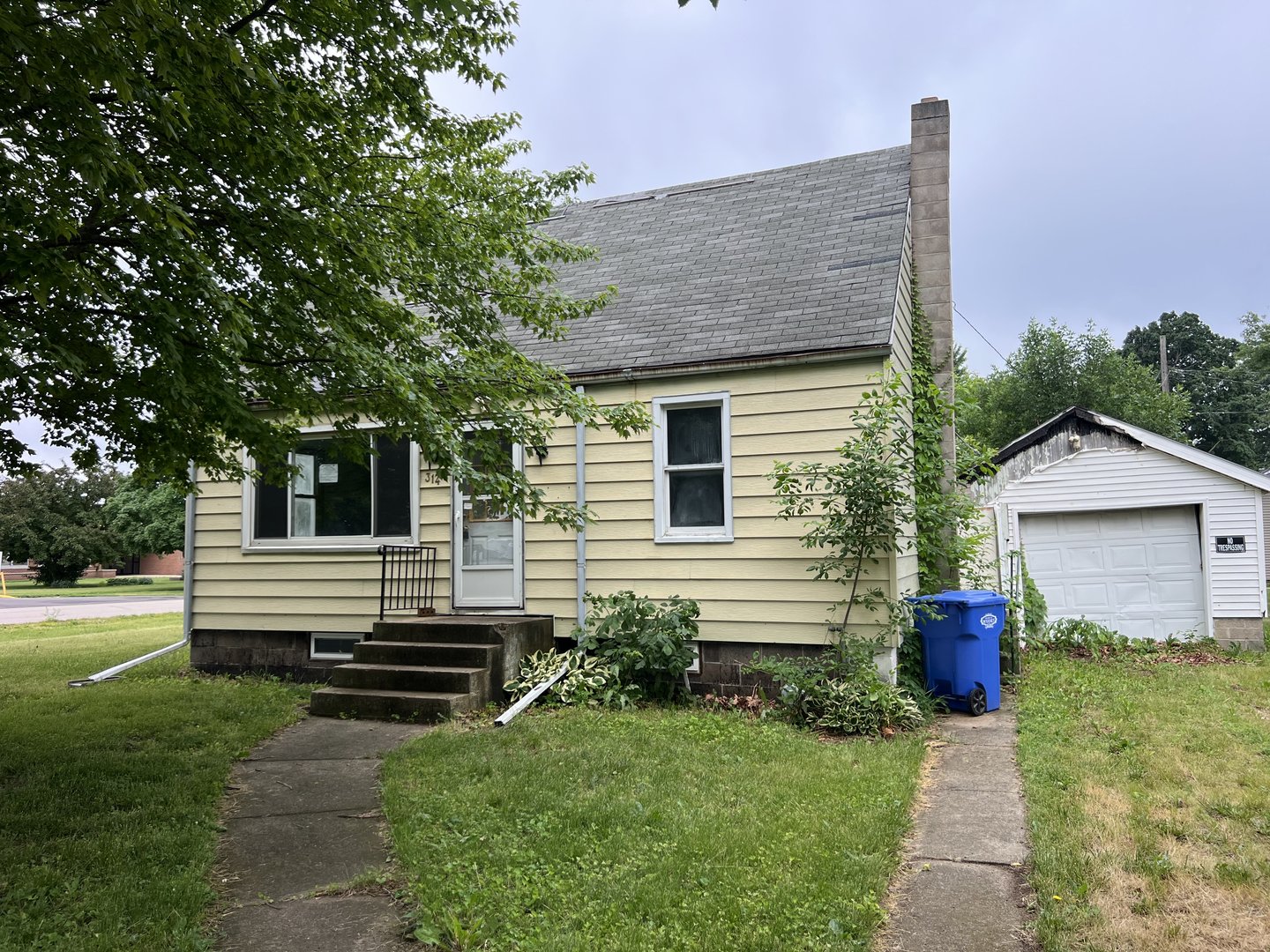 314 S Locust Street Property Photo 1