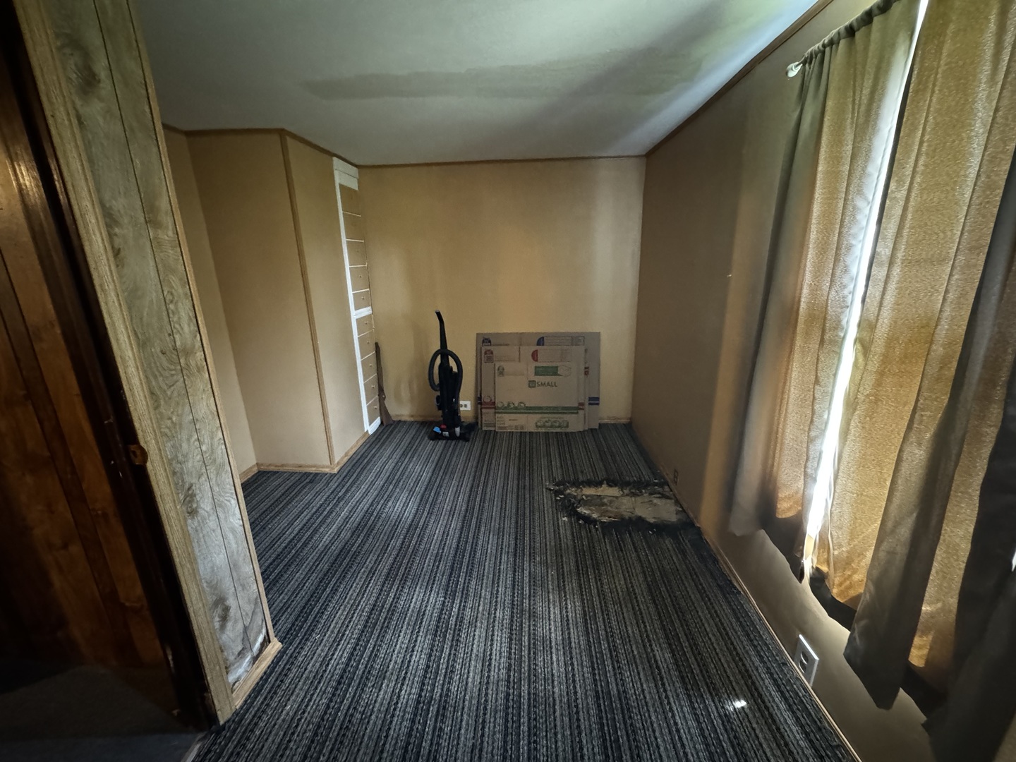 545 N Division Street Property Photo 14