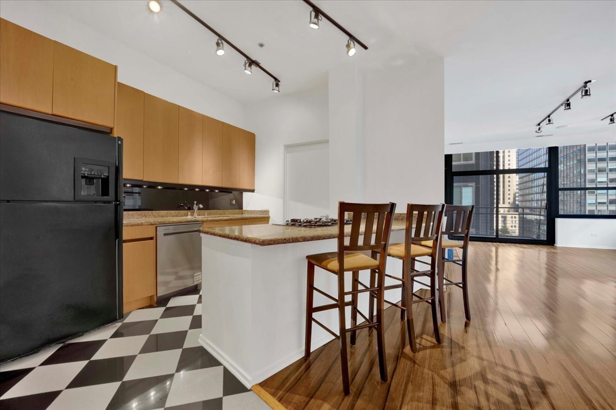 130 S Canal Street 715 Property Photo 7