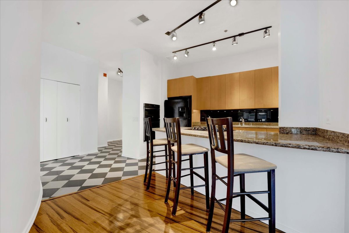 130 S Canal Street 715 Property Photo 8