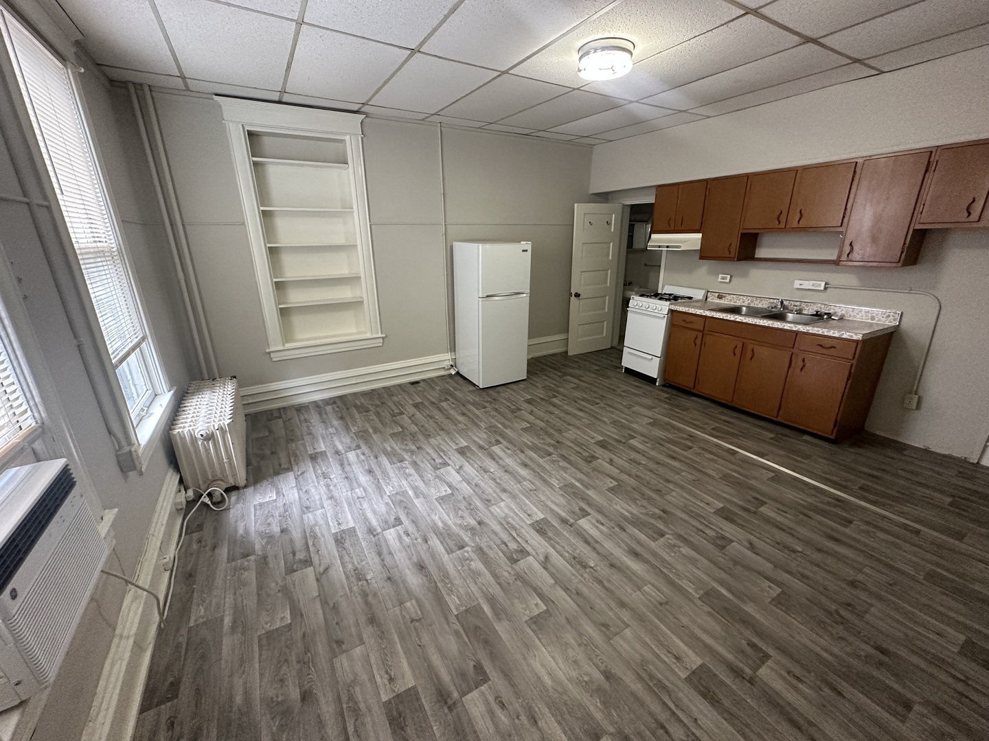 503 W Green Street Property Photo 5