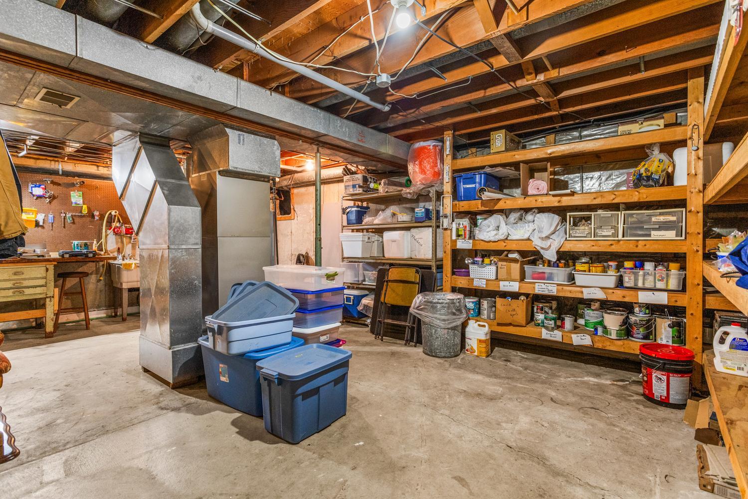 910 N Bell Street Property Photo 55