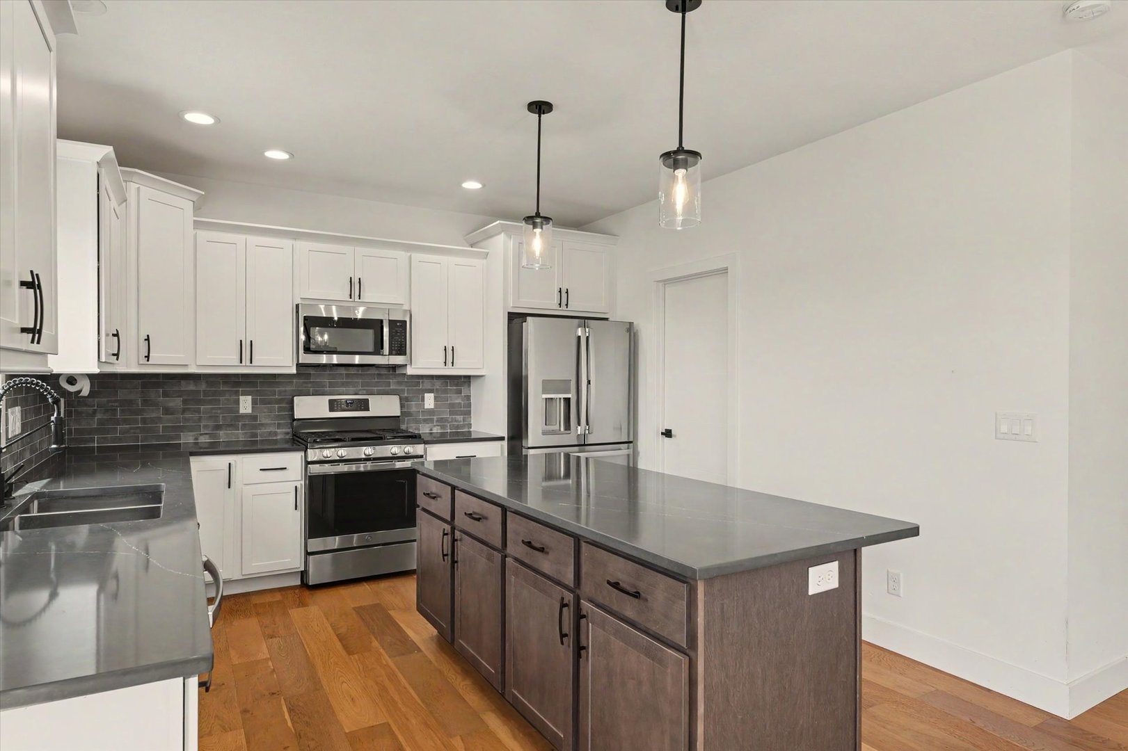 301 Sutton Street Property Photo 18