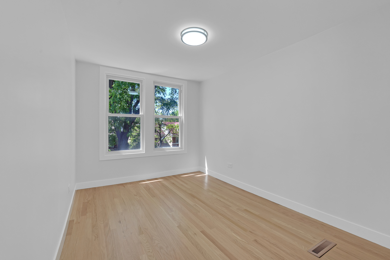 5837 N Marmora Avenue Property Photo 22