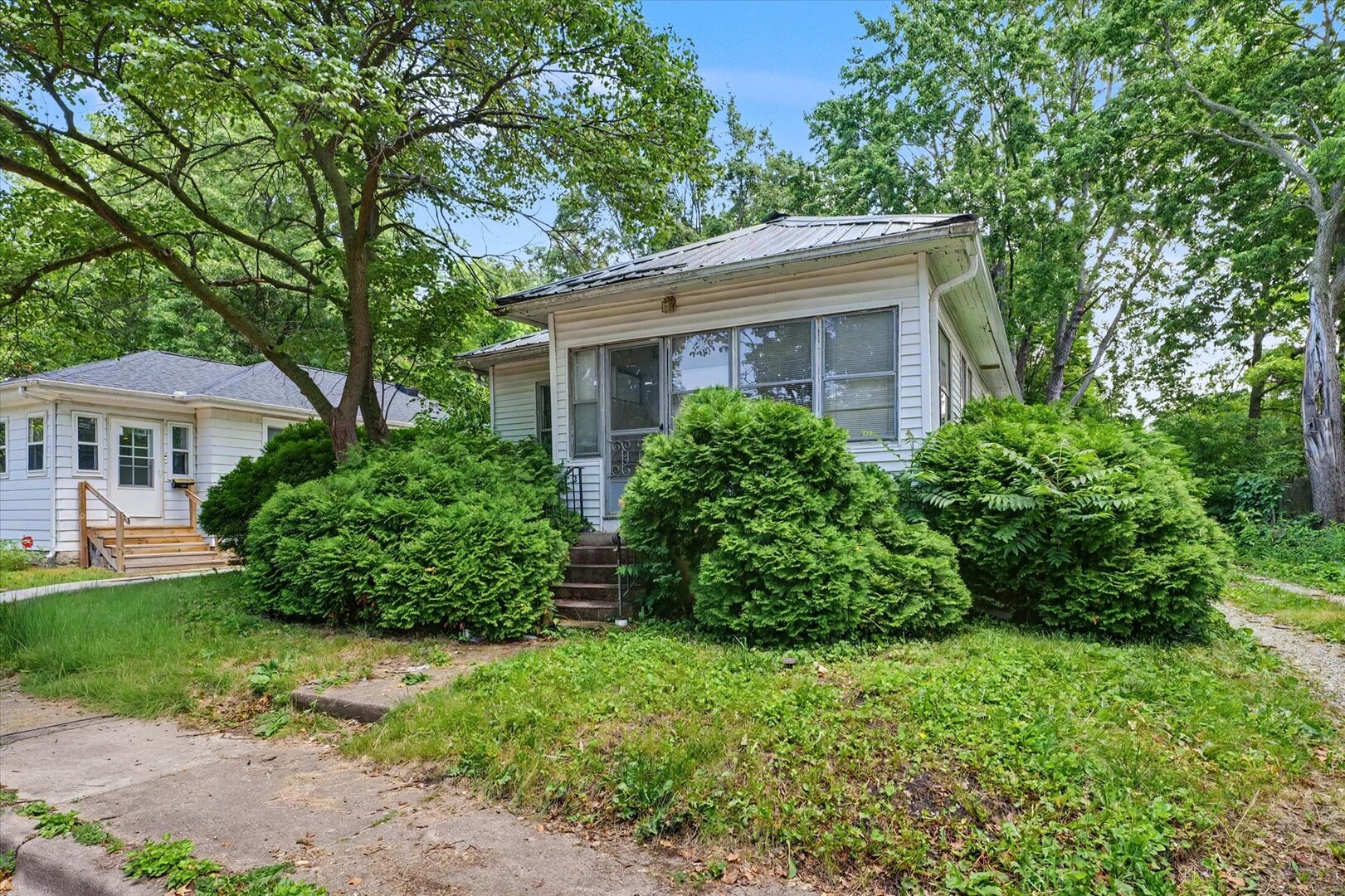 402 S Johnson Avenue Property Photo 5