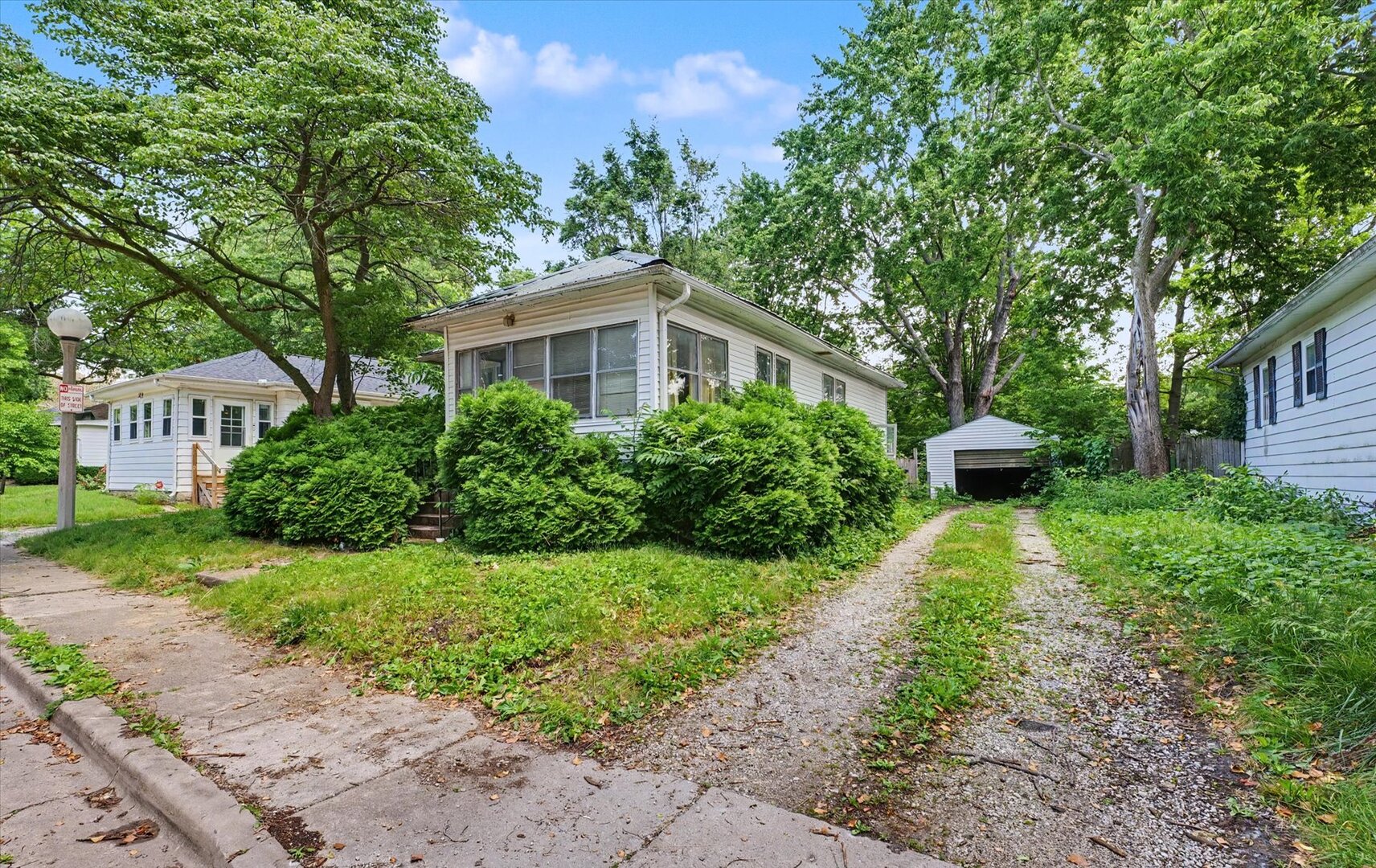 402 S Johnson Avenue Property Photo 6