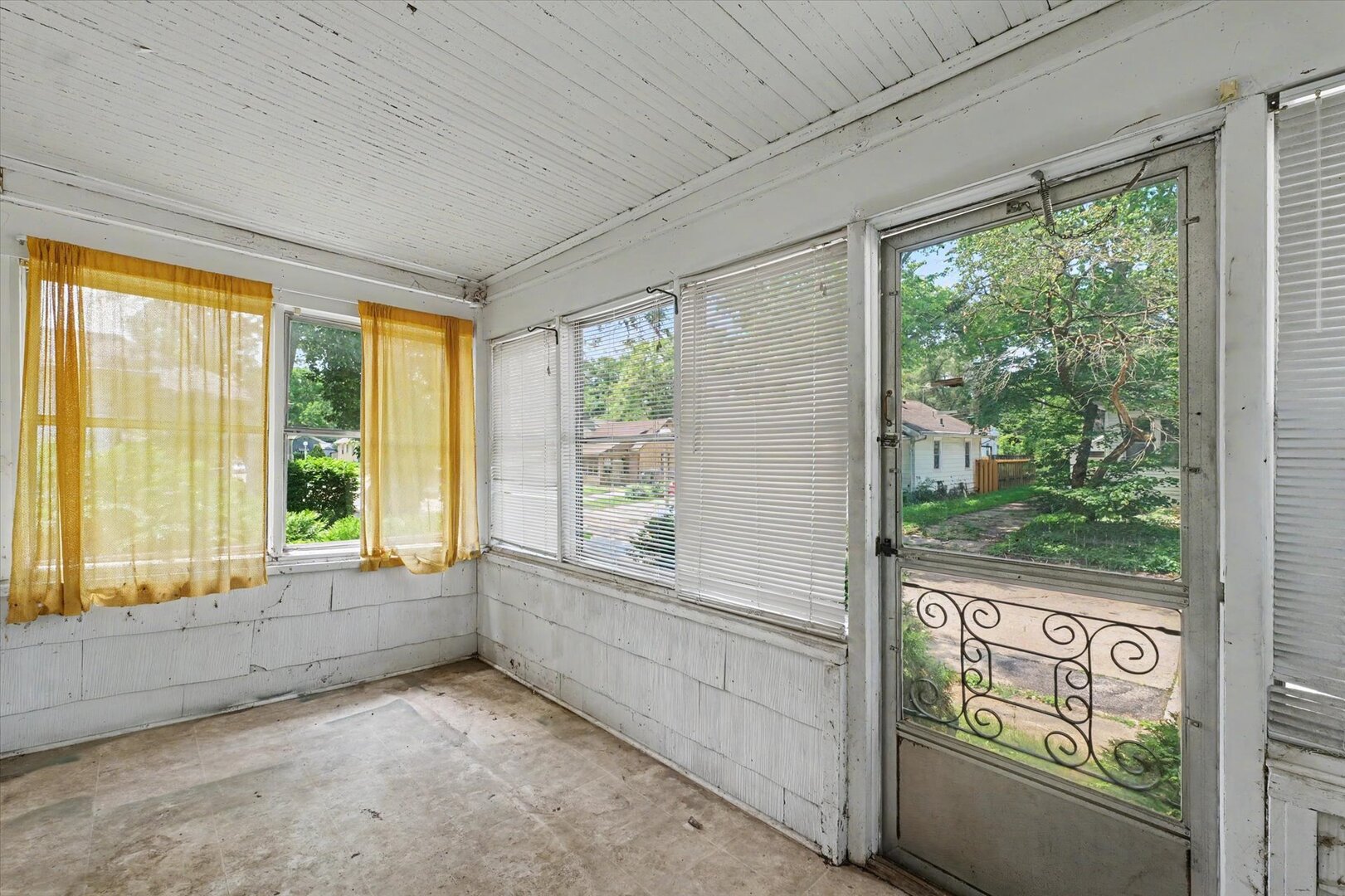402 S Johnson Avenue Property Photo 9