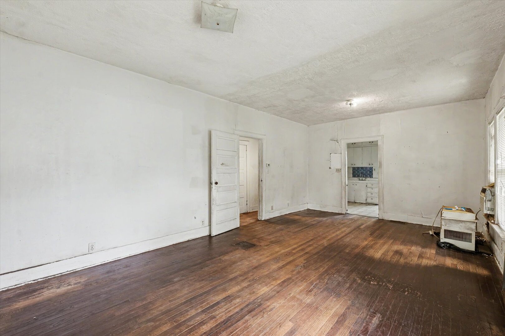 402 S Johnson Avenue Property Photo 11