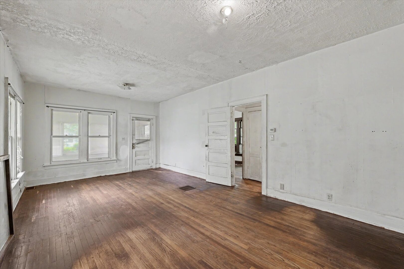 402 S Johnson Avenue Property Photo 12