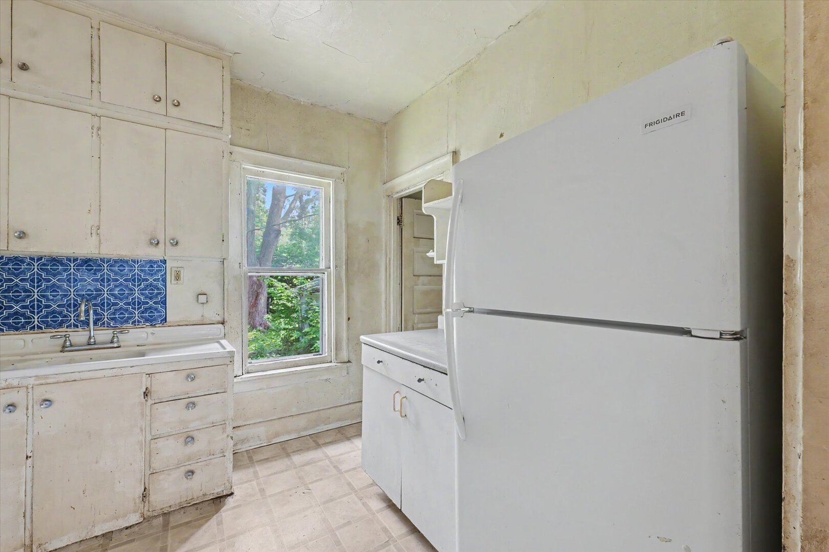 402 S Johnson Avenue Property Photo 14