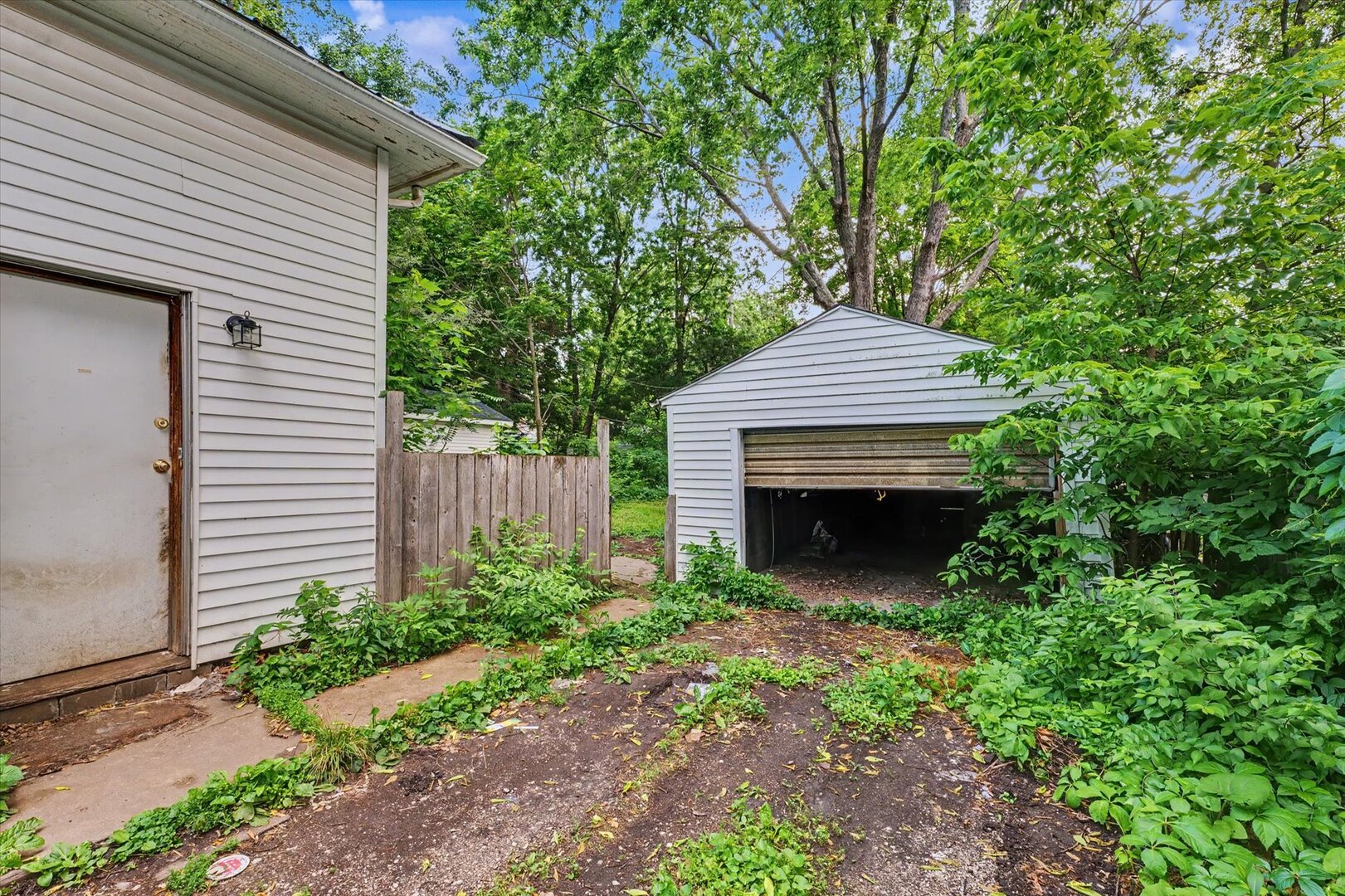 402 S Johnson Avenue Property Photo 25