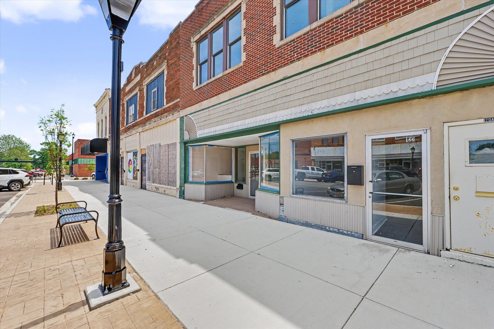 122-124 E Sangamon Avenue Property Photo 2