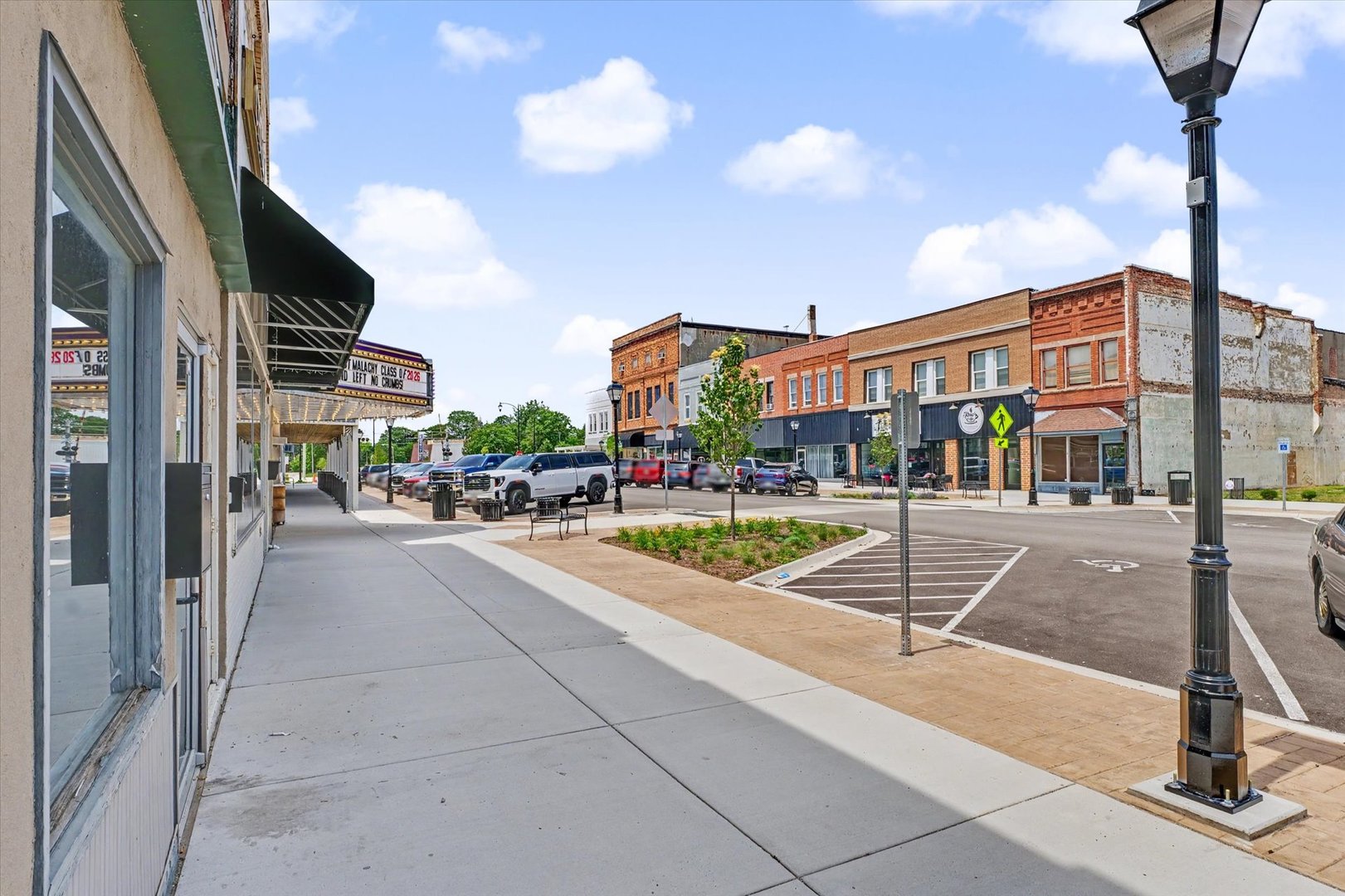 122-124 E Sangamon Avenue Property Photo 4