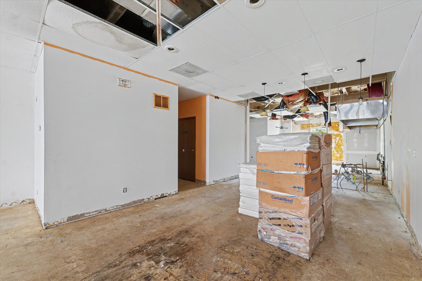 122-124 E Sangamon Avenue Property Photo 10
