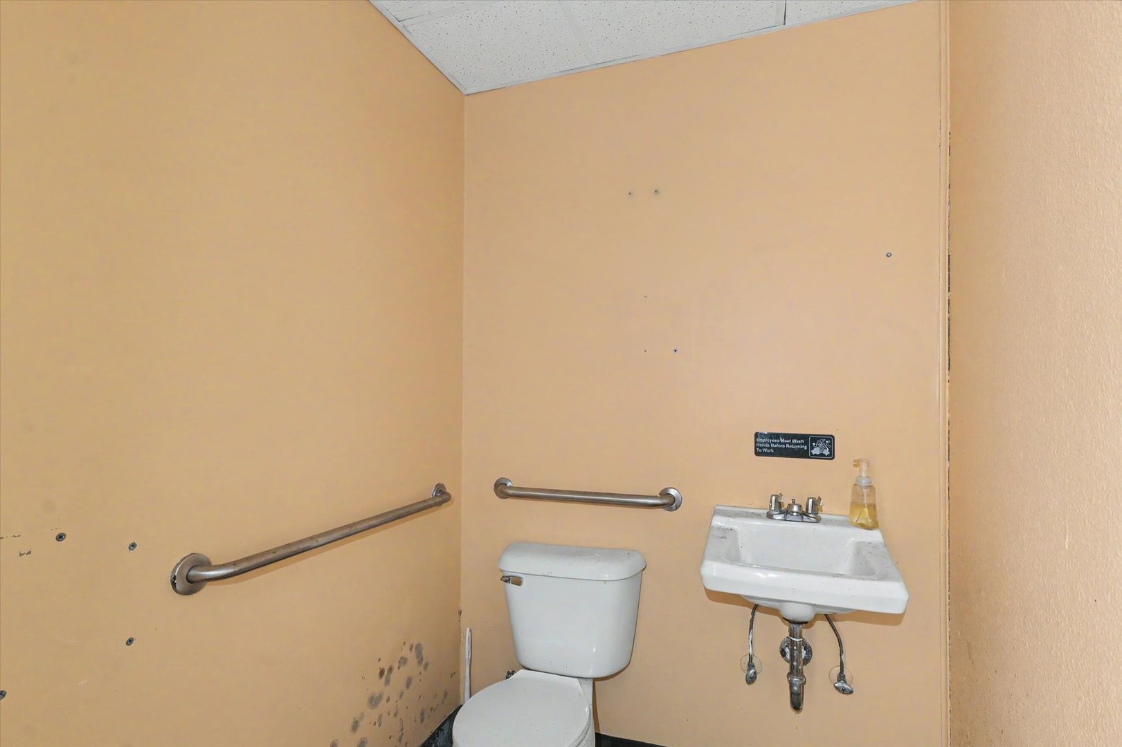 122-124 E Sangamon Avenue Property Photo 15
