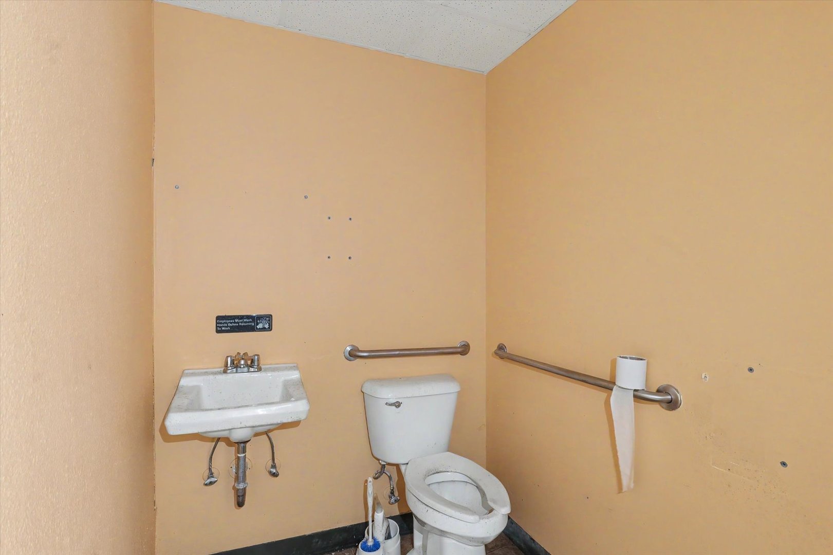 122-124 E Sangamon Avenue Property Photo 16