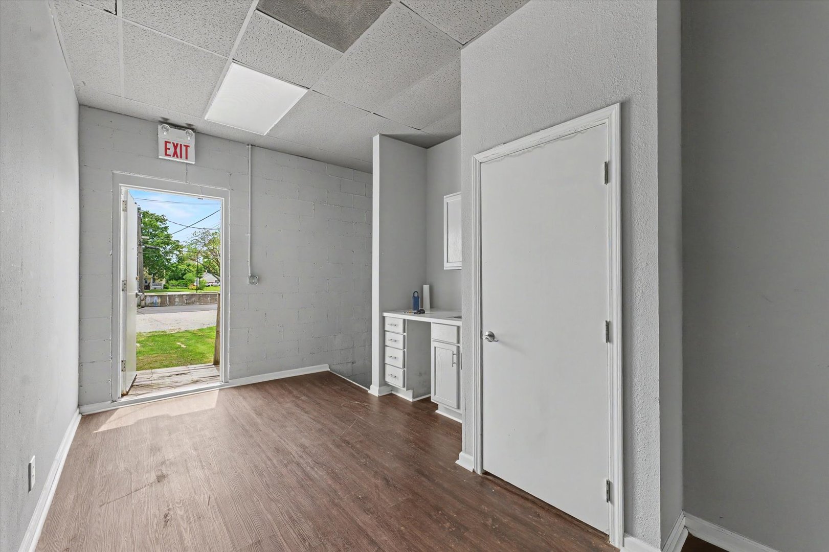 122-124 E Sangamon Avenue Property Photo 24