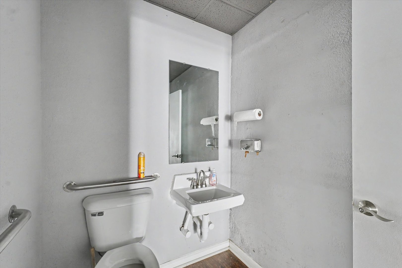 122-124 E Sangamon Avenue Property Photo 26