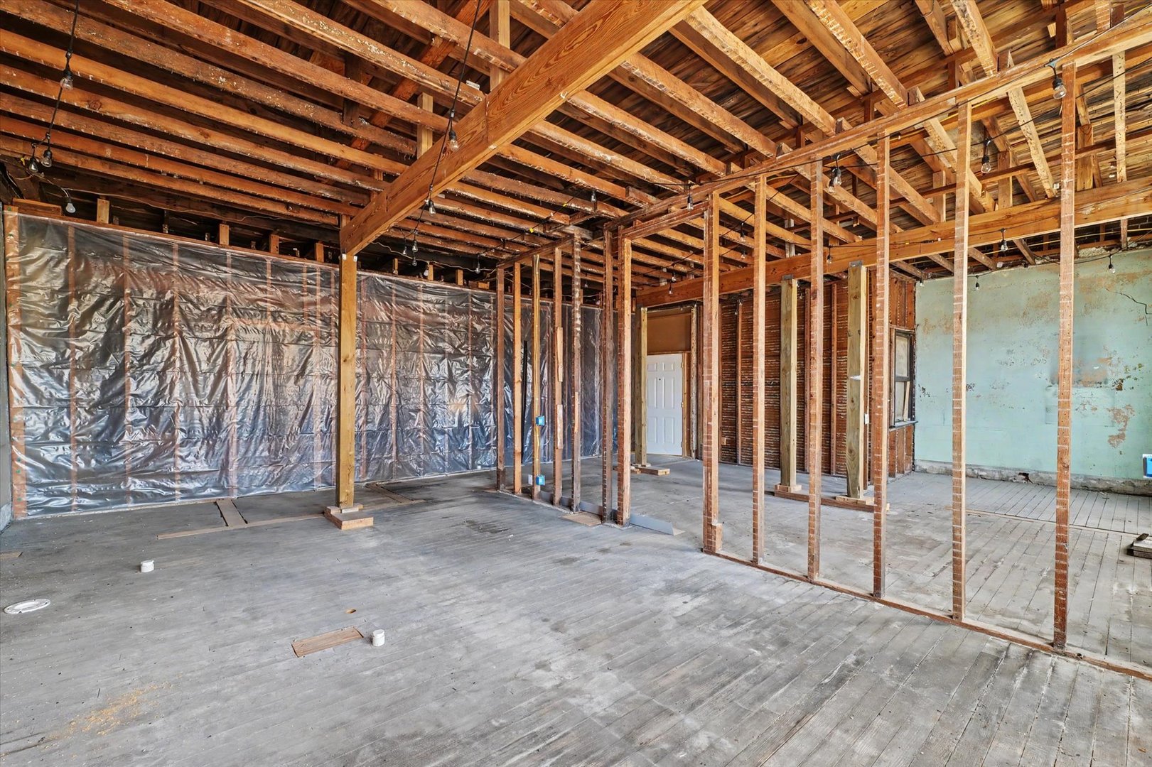 122-124 E Sangamon Avenue Property Photo 30
