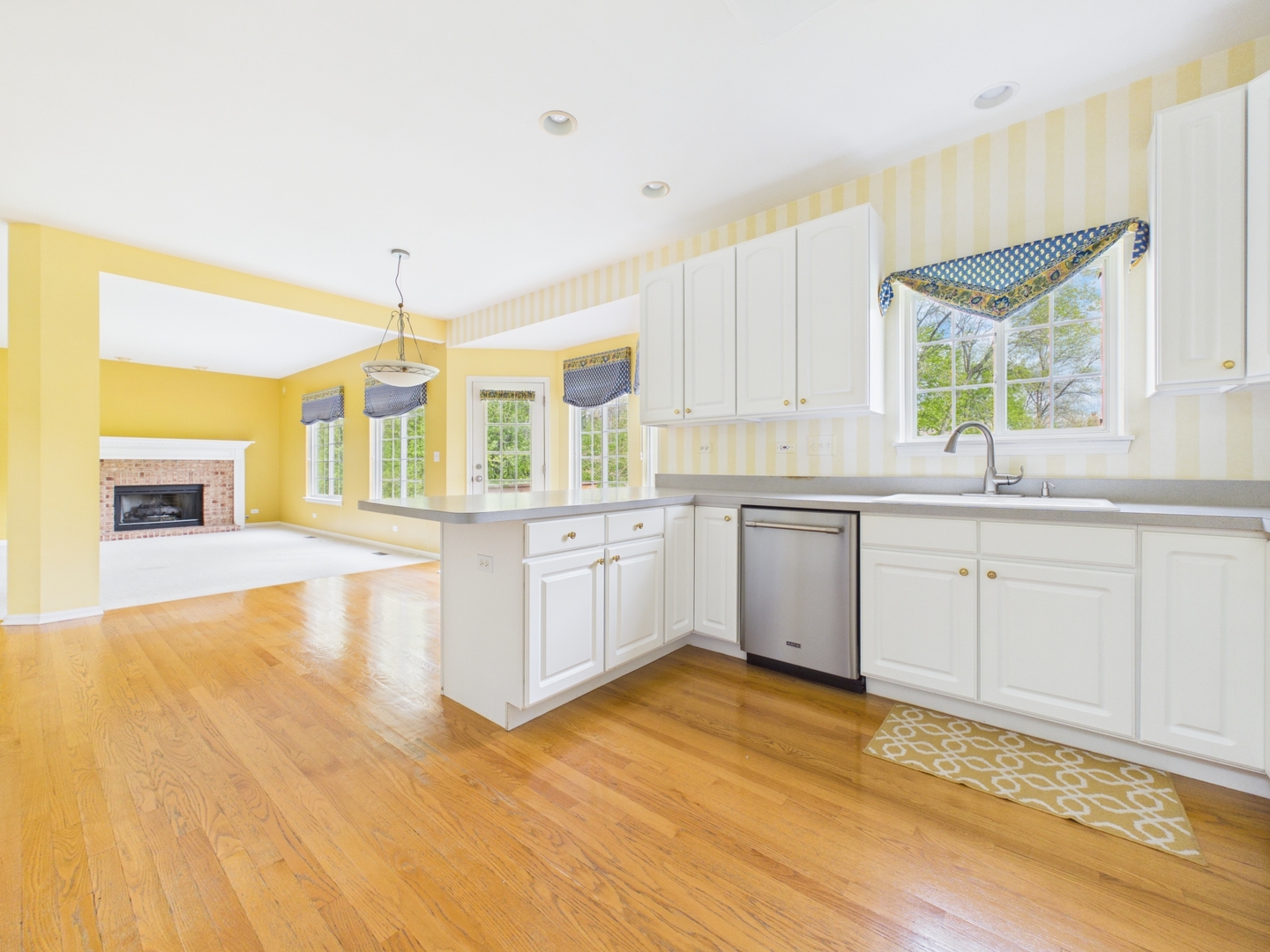 7486 Abbey Road Property Photo 8