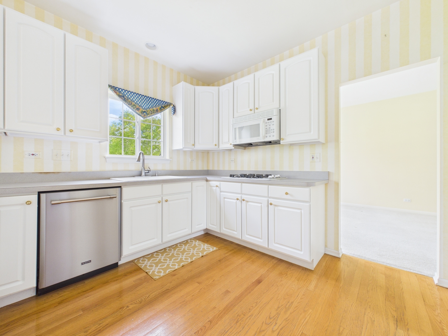 7486 Abbey Road Property Photo 9