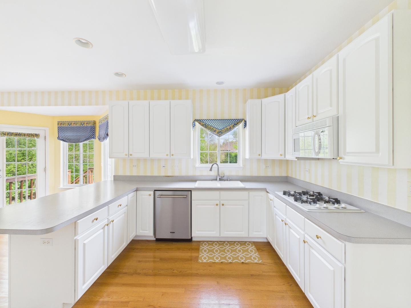 7486 Abbey Road Property Photo 10