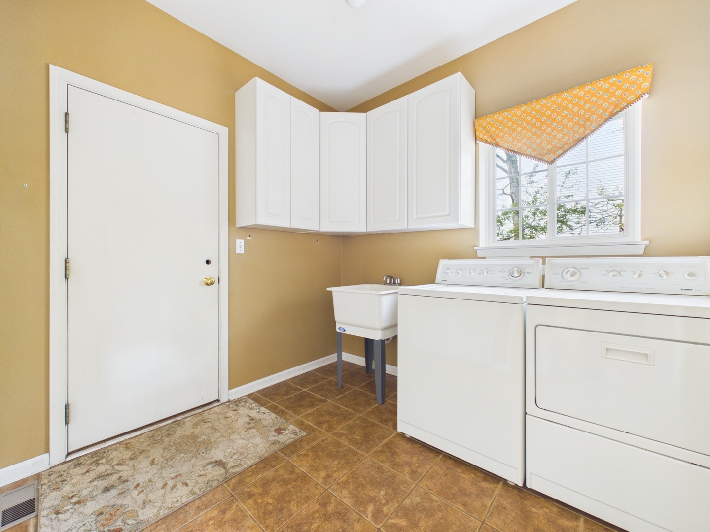 7486 Abbey Road Property Photo 16