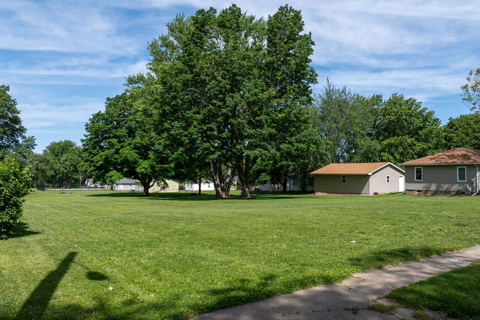 533 N Stewart Street Property Photo 5