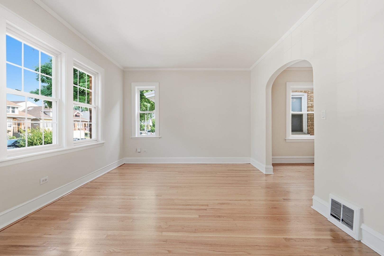 4128 N Ottawa Avenue Property Photo 3