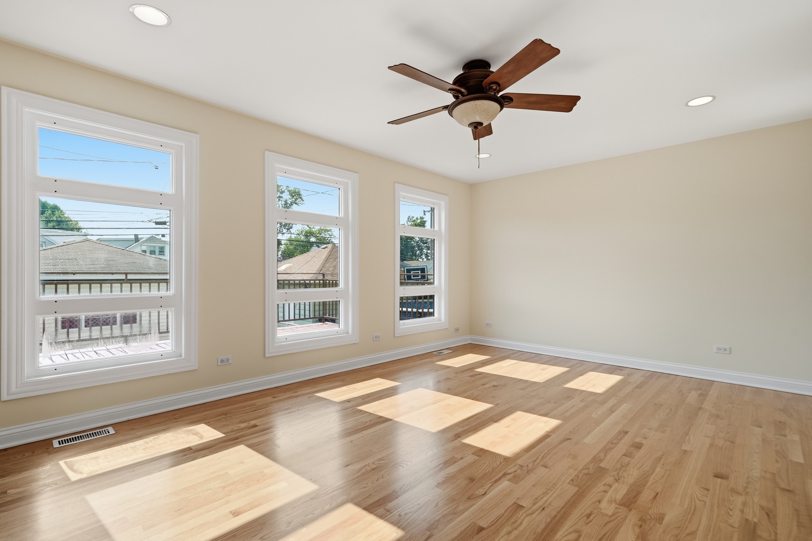4128 N Ottawa Avenue Property Photo 5