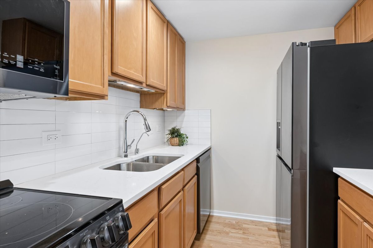 61 W 15th Street 806 Property Photo 7