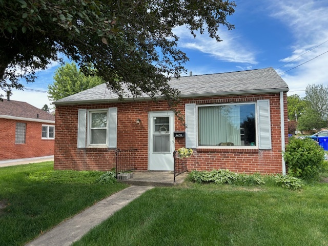 628 E Division Street Property Photo 1