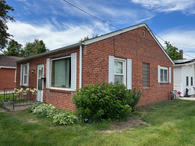 628 E Division Street Property Photo 3