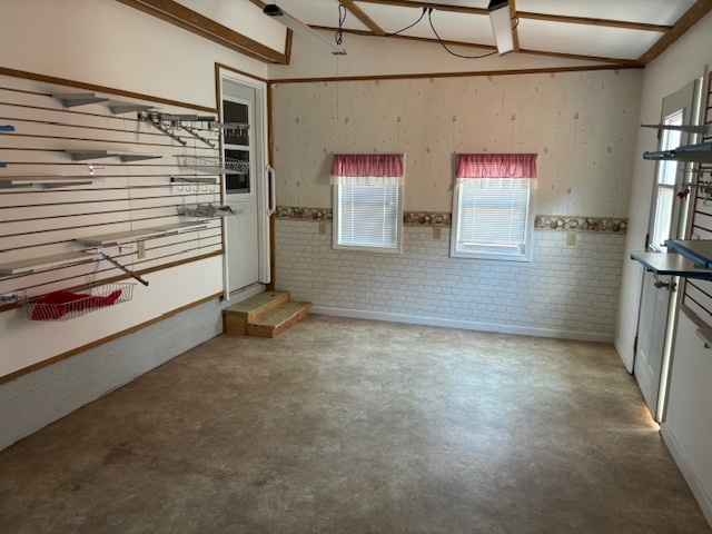 628 E Division Street Property Photo 20