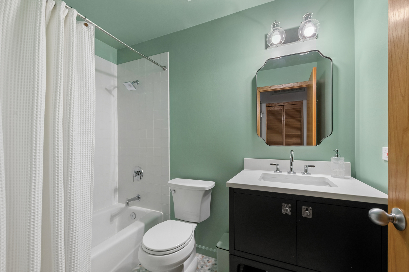 920 W Sheridan Road 308 Property Photo 18