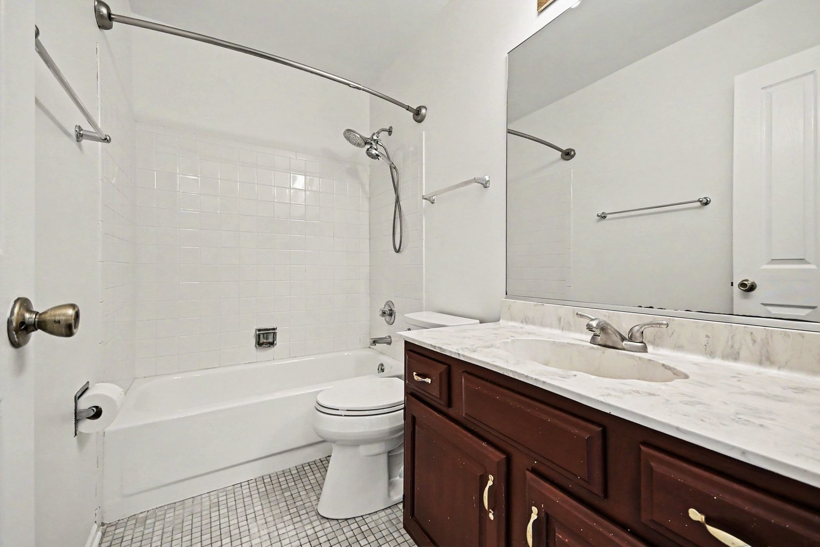 865 Warwick Lane Property Photo 13