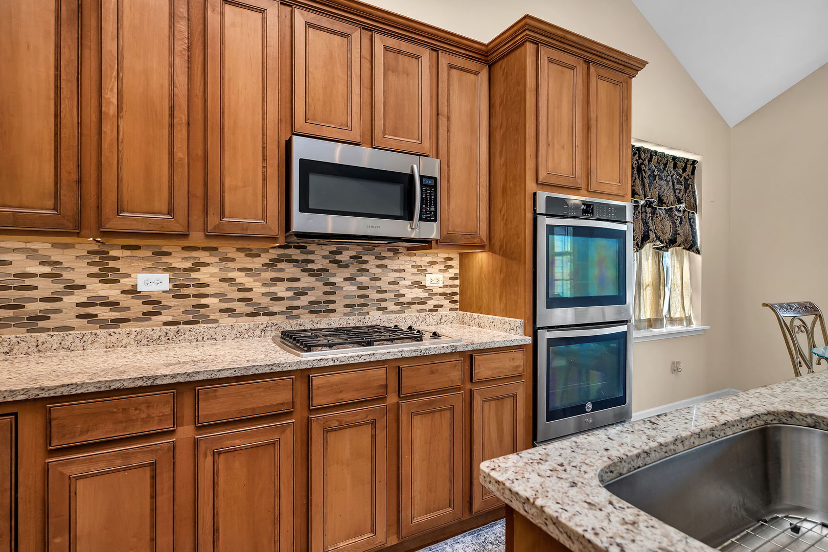 819 Canton Drive Property Photo 10