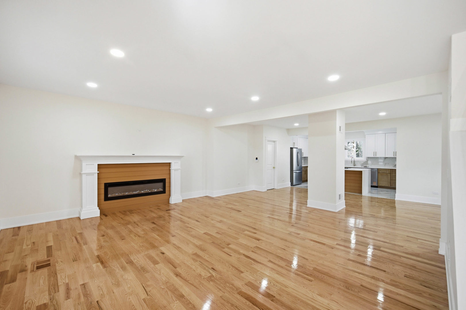 645 E Calhoun Street Property Photo 6