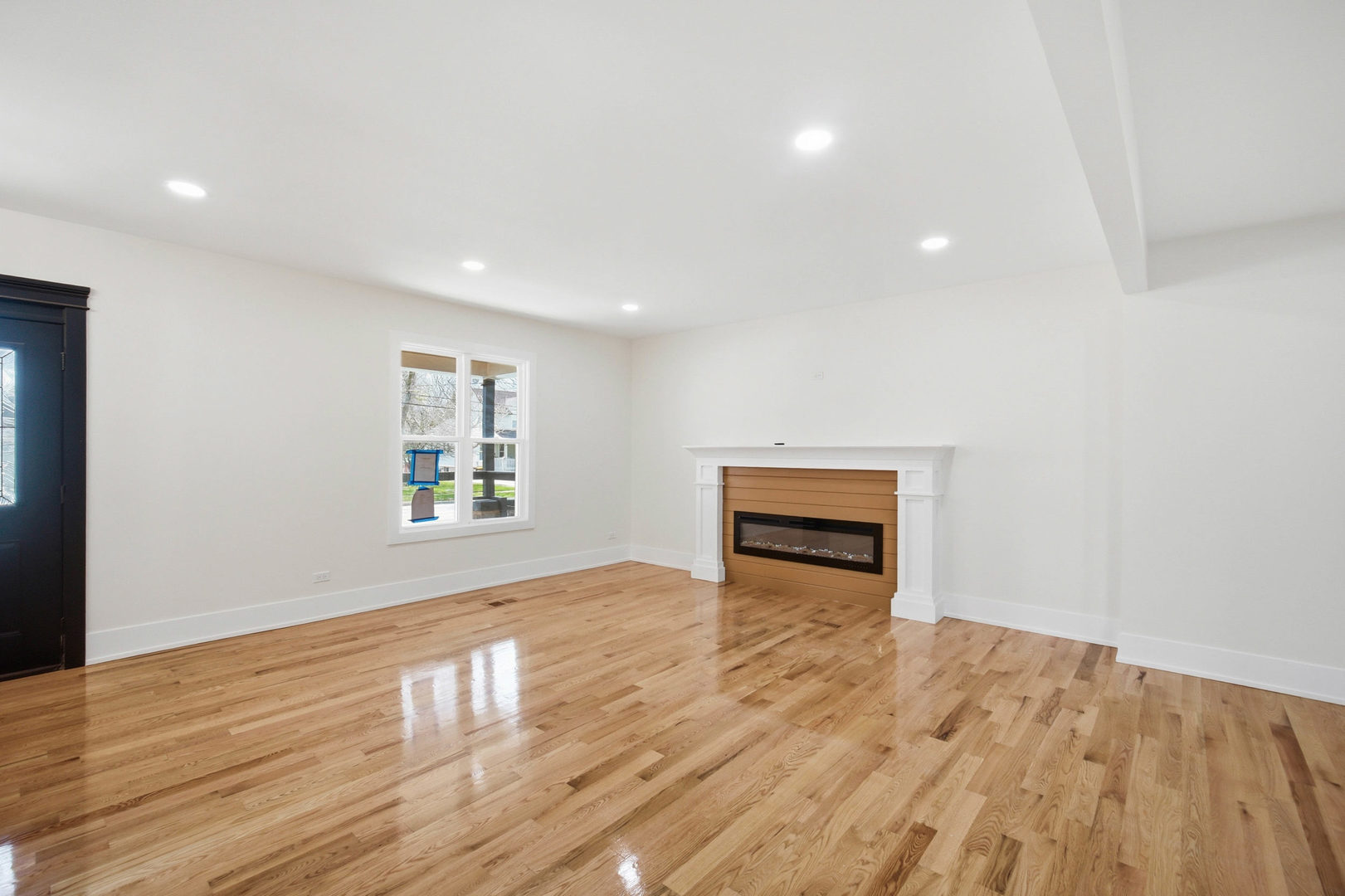 645 E Calhoun Street Property Photo 9
